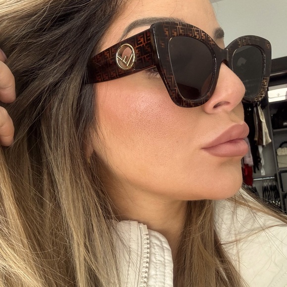 Fendi Cat Eye Sunglasses - Picture 4 of 5